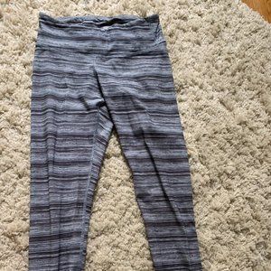 old navy gray stripe leggings
